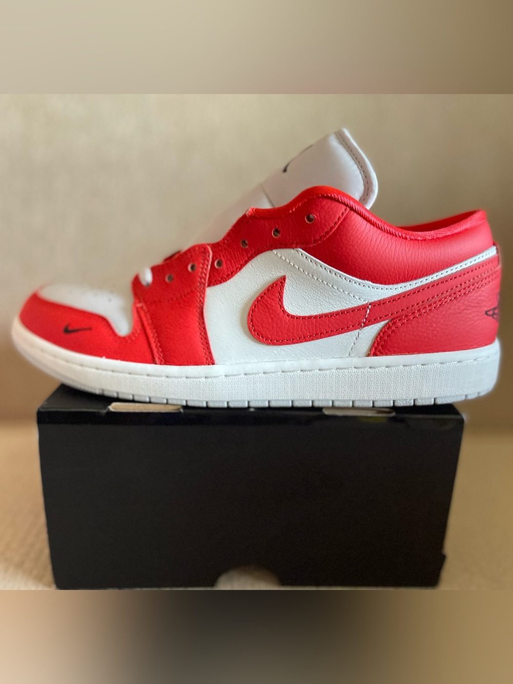 Size 11.5 - Jordan 1 Low SE Chile Red BLACK/Summit White II9813-600 Men’s NEW